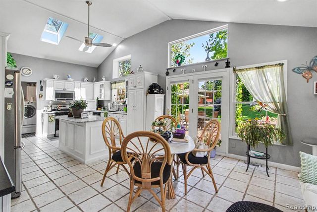 3124 Saint Jude Drive, Waterford, MI 48329