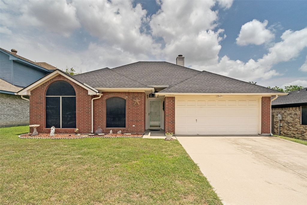 10212 Maria Drive, Fort Worth, TX 76108