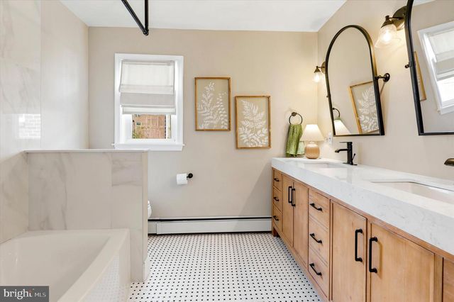 239 E 12TH AVE, Conshohocken, PA 19428