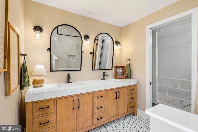 239 E 12TH AVE, Conshohocken, PA 19428