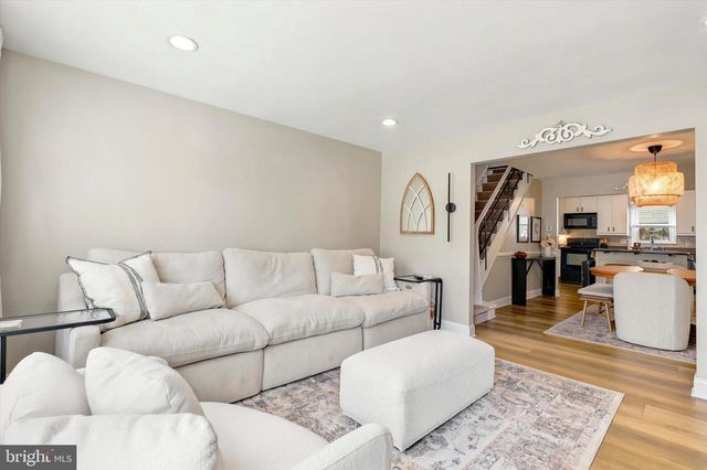239 E 12TH AVE, Conshohocken, PA 19428
