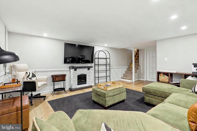 239 E 12TH AVE, Conshohocken, PA 19428