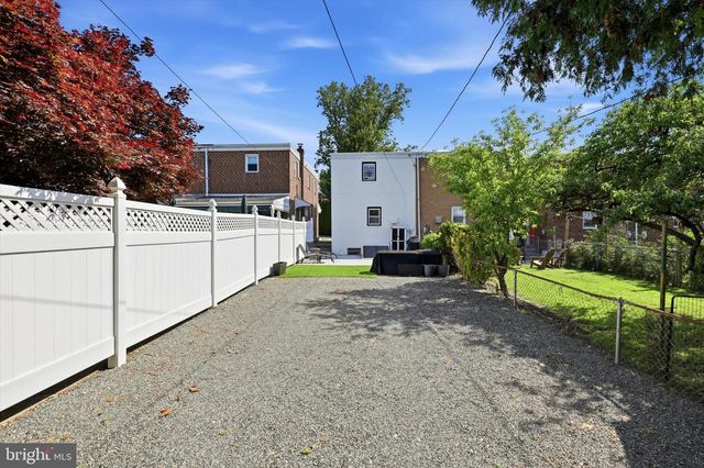 239 E 12TH AVE, Conshohocken, PA 19428
