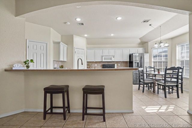3923 S 216th East Avenue, Broken Arrow, OK 74014