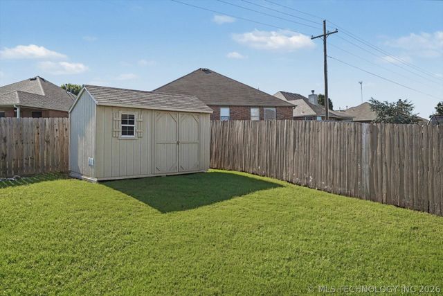 3923 S 216th East Avenue, Broken Arrow, OK 74014