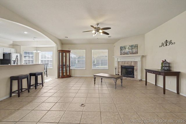 3923 S 216th East Avenue, Broken Arrow, OK 74014