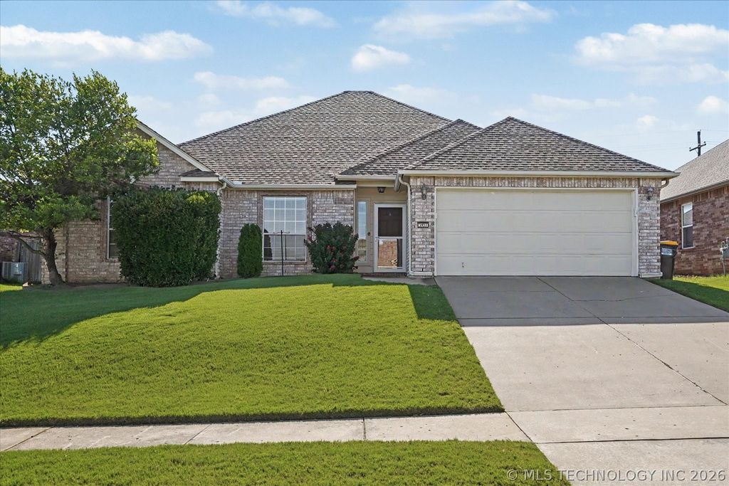 3923 S 216th East Avenue, Broken Arrow, OK 74014