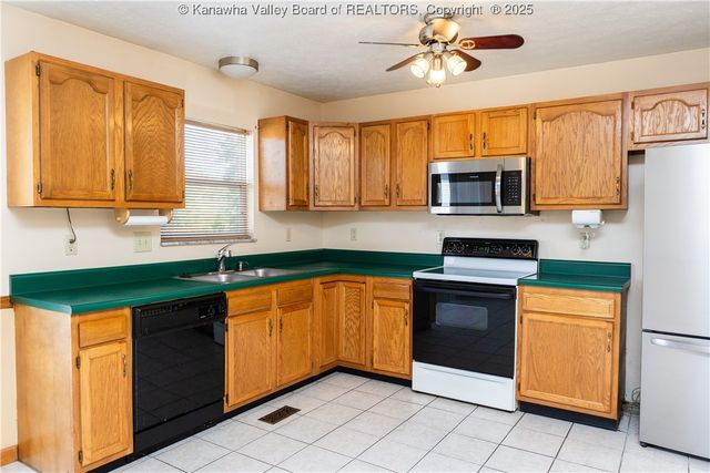 8 Wick Lane, Cross Lanes, WV 25313