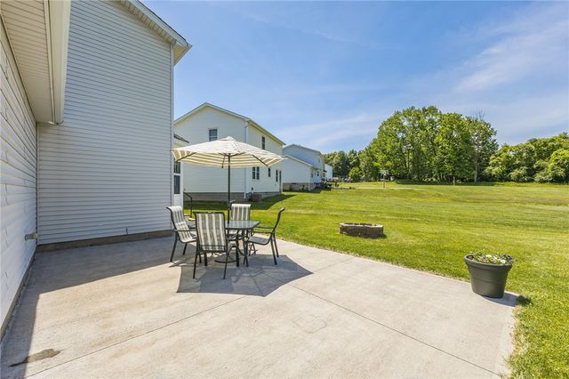 81 Cheshire Lane, Gates, NY 14624