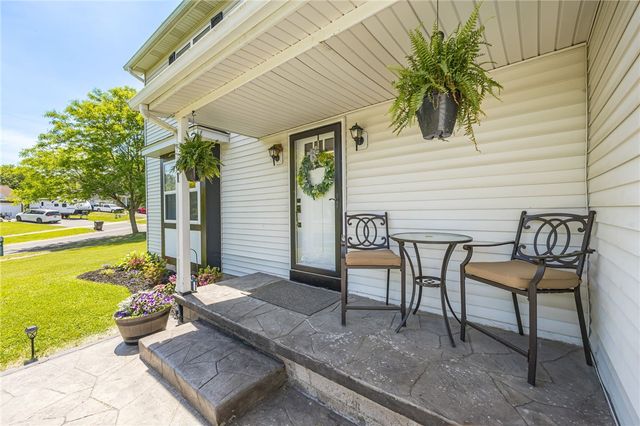 81 Cheshire Lane, Gates, NY 14624
