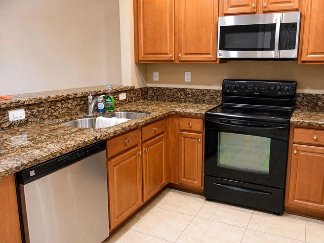21207 NW 14th Pl 6-28, Miami Gardens, FL 33169