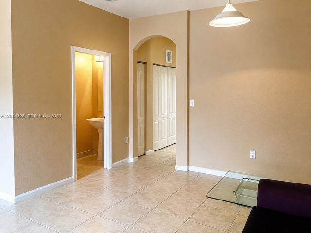 21207 NW 14th Pl 6-28, Miami Gardens, FL 33169