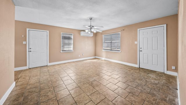 6215 24th Street, Lubbock, TX 79407