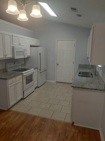 904 Silvercrest Dr., Myrtle Beach, SC 29579