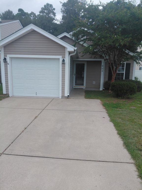 904 Silvercrest Dr., Myrtle Beach, SC 29579