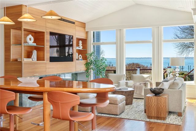 246 Channel View, Warwick, RI 02889