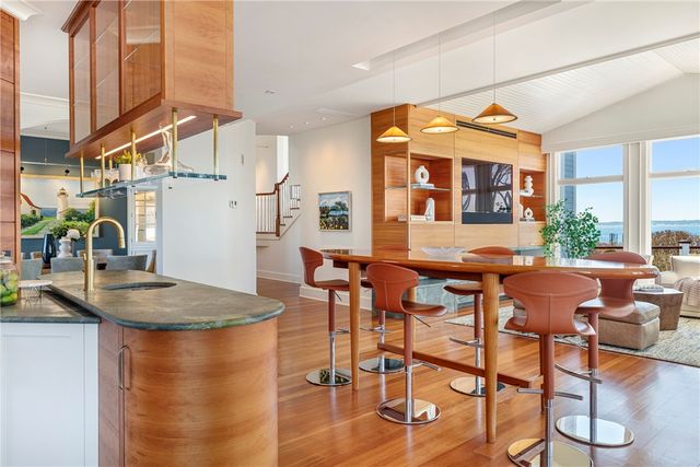 246 Channel View, Warwick, RI 02889