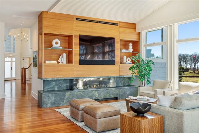 246 Channel View, Warwick, RI 02889