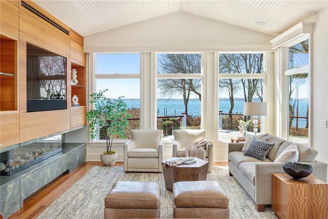 246 Channel View, Warwick, RI 02889