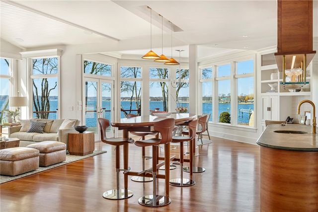 246 Channel View, Warwick, RI 02889