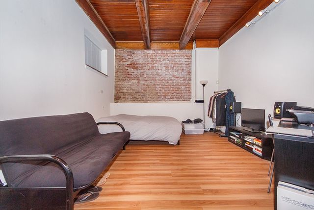 29 Saint Mary's Court 1, Brookline, MA 02446