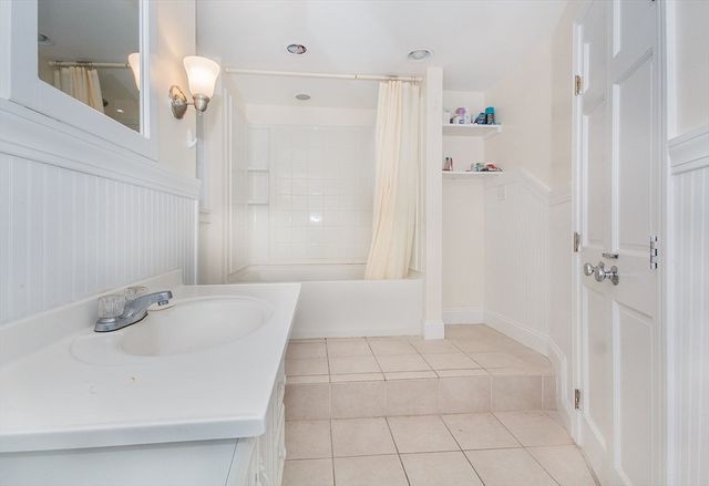 29 Saint Mary's Court 1, Brookline, MA 02446