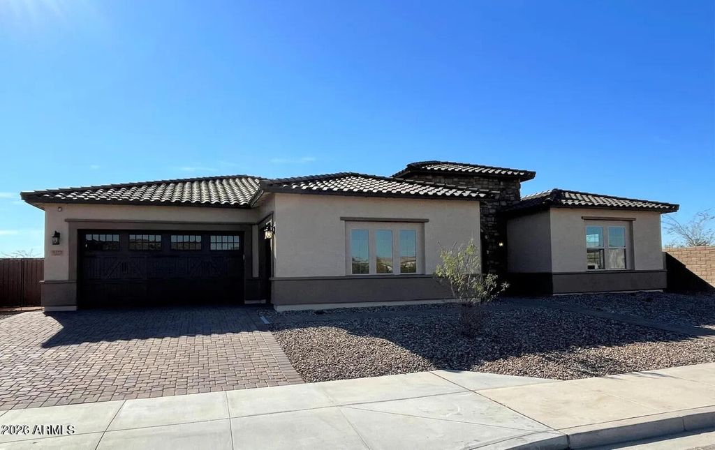 9273 W Country Club Trail, Peoria, AZ 85383