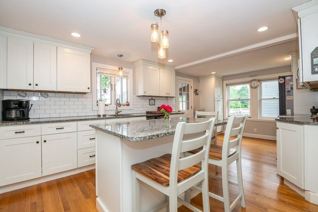 5 Charles St, Peabody, MA 01960