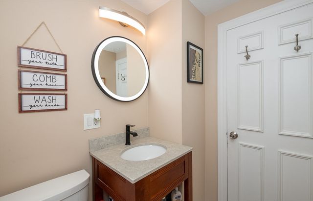 5 Charles St, Peabody, MA 01960