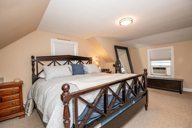 5 Charles St, Peabody, MA 01960