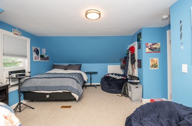 5 Charles St, Peabody, MA 01960