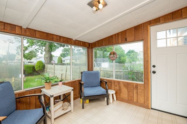 5 Charles St, Peabody, MA 01960