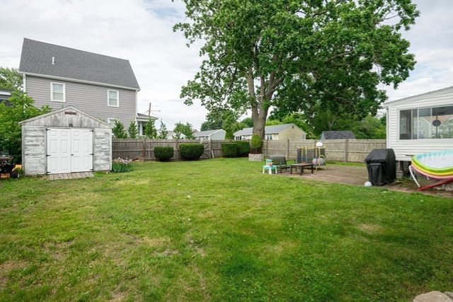 5 Charles St, Peabody, MA 01960