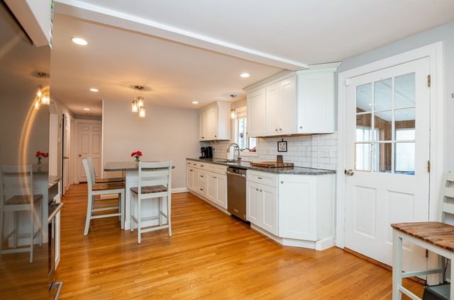 5 Charles St, Peabody, MA 01960