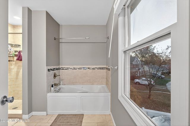 18 Baxter Road, Edison, NJ 08817