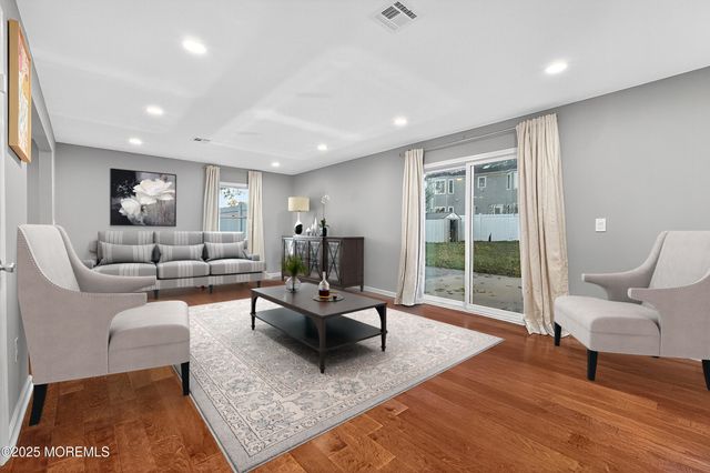 18 Baxter Road, Edison, NJ 08817