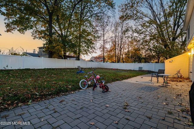 18 Baxter Road, Edison, NJ 08817