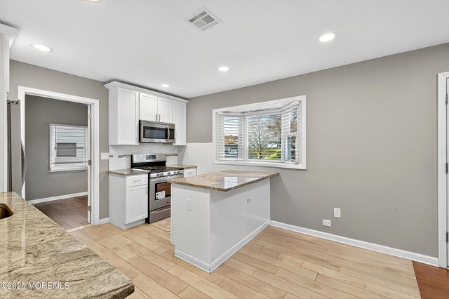 18 Baxter Road, Edison, NJ 08817