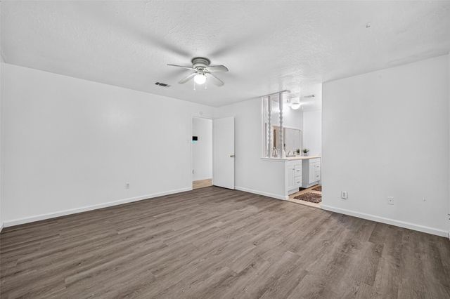 8623 Quail Hills Drive, Houston, TX 77489