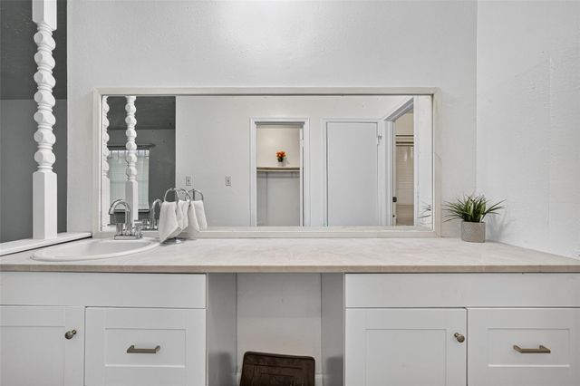 8623 Quail Hills Drive, Houston, TX 77489