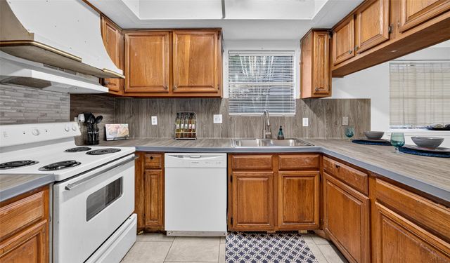 8623 Quail Hills Drive, Houston, TX 77489