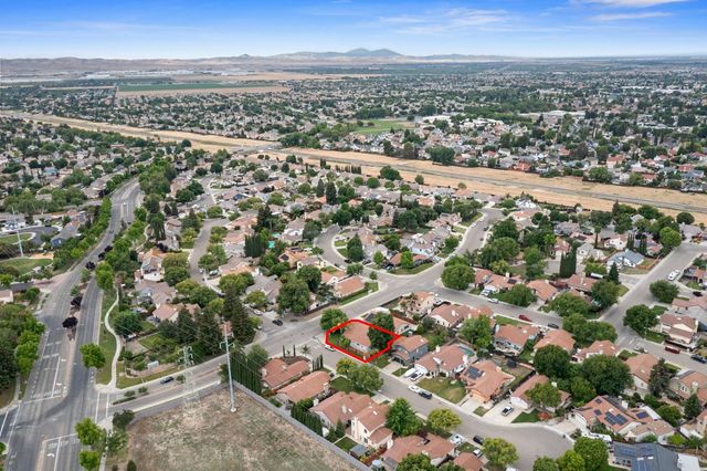 540 Morris Phelps Dr, Tracy, CA 95376