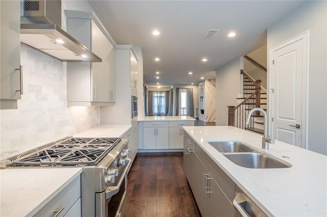 4216 Deming Circle, Atlanta, GA 30342