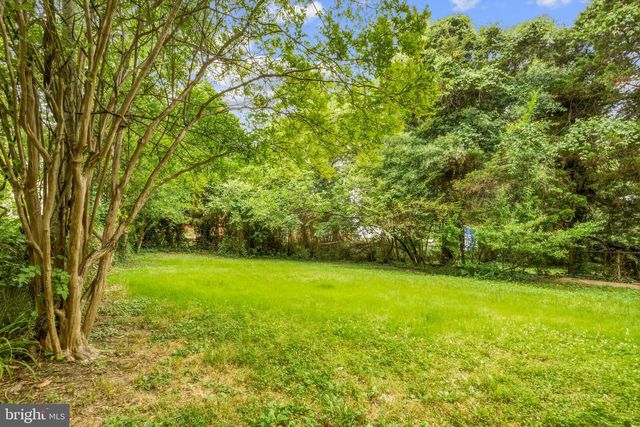 5803 DEWEY, Landover, MD 20785