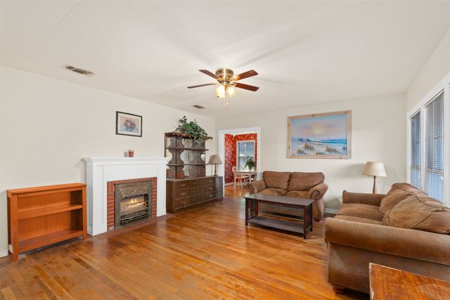 415 W Josephine Street, Weatherford, TX 76086