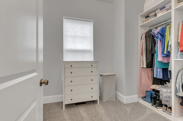 8040 Still Spring Ridge Dr, Nashville, TN 37221