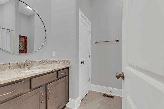 8040 Still Spring Ridge Dr, Nashville, TN 37221