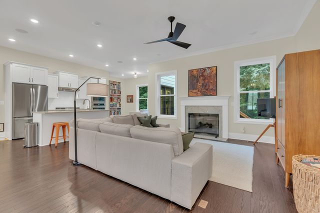 8040 Still Spring Ridge Dr, Nashville, TN 37221