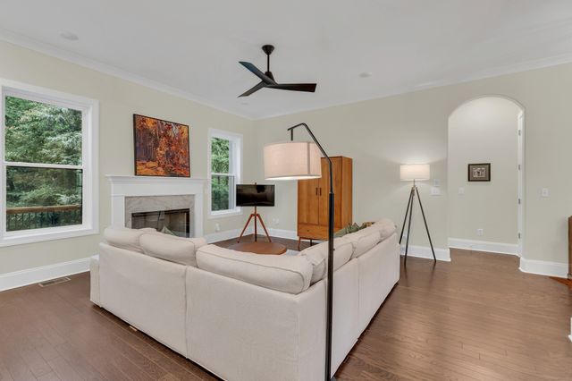 8040 Still Spring Ridge Dr, Nashville, TN 37221