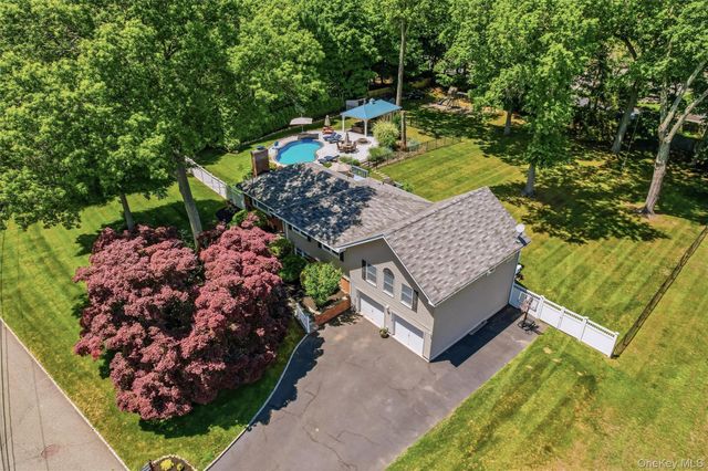 6 Biret Drive, Airmont, NY 10952